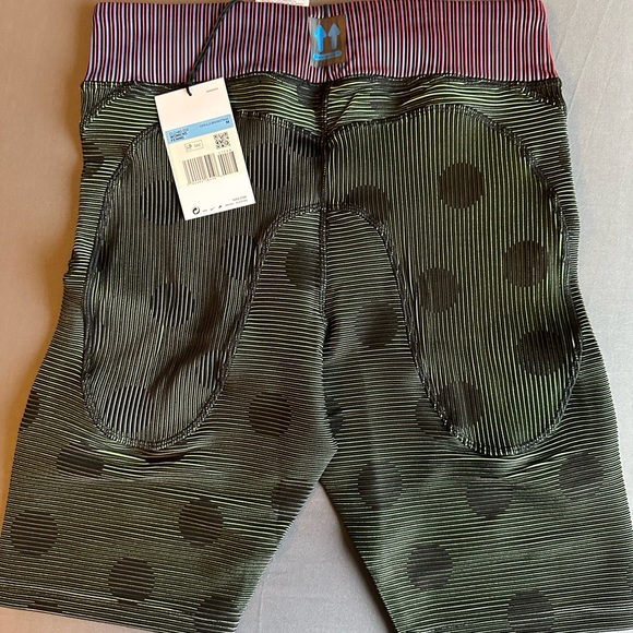 BNWT Off White x Nike Tight Shorts Black Dot Women’s M
CU2480-010 - Picture 3 of 3